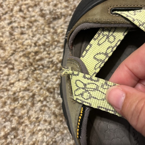 KEEN Women’s shoes, Size 8.5 - Picture 7 of 9